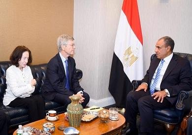 وزير الخارجية يلتقي برئيس شبكة...