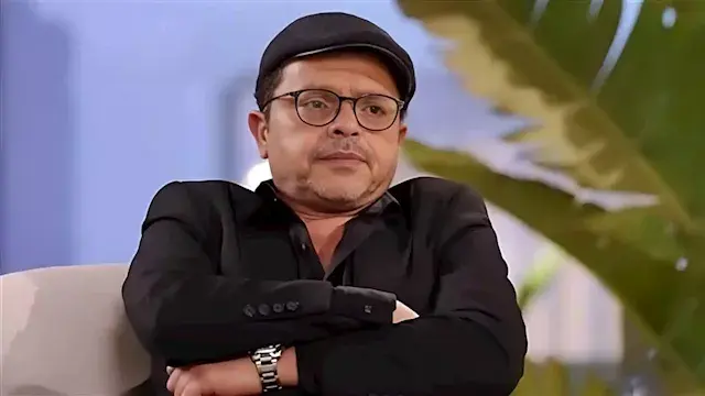 هنيدي وسط أصدقاء العمر في جناز...