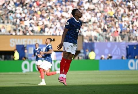 كأس العالم: مبابي يمنح فرنسا التقدم أمام السويد مع نهاية الشوط الأول
