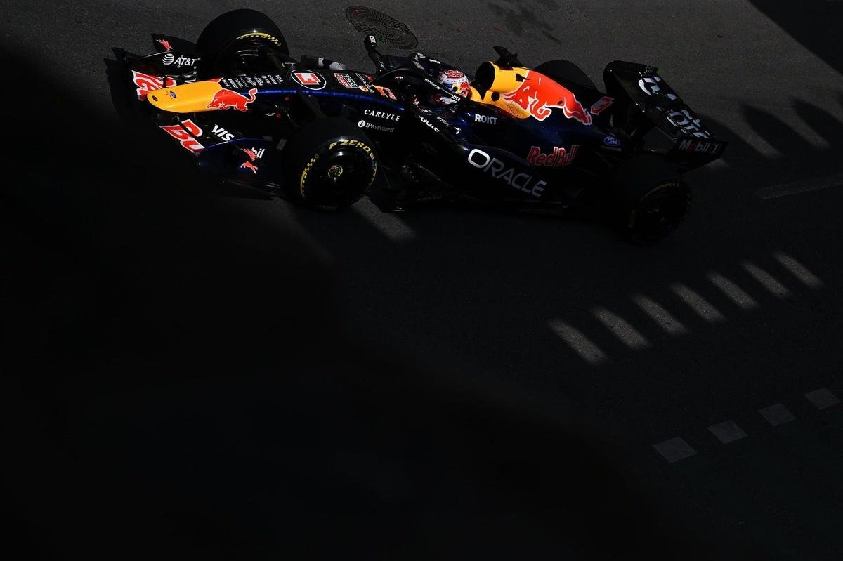 F1 Azerbaijan GP: Max Verstappen leads George Russell and Lewis Hamilton in final practice