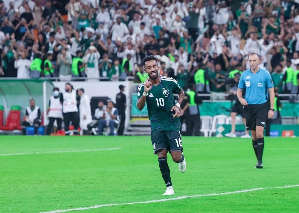 بديل متأخر رفض اليأس ونثر الأفراح
