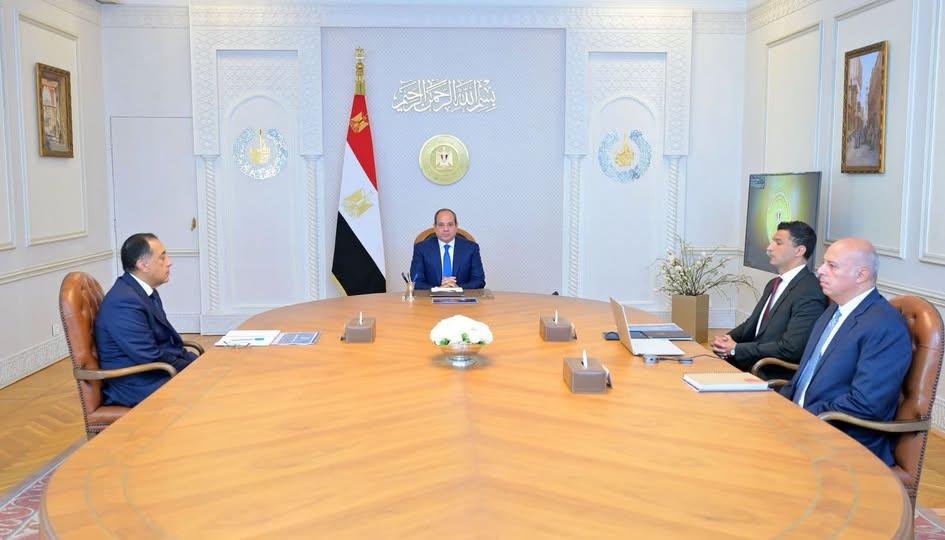 السيسي يوجه بربط برامج الاسترا...