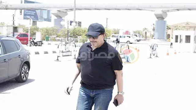 بالصور.. محمد رياض يشارك في جنازة الفنان عبدالرحمن أبوزهرة