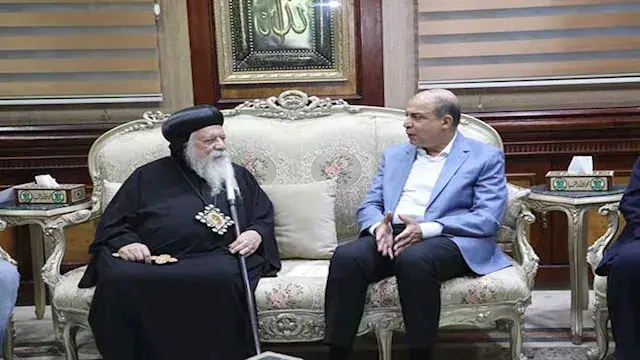 محافظ المنيا يستقبل مطراني ملو...
