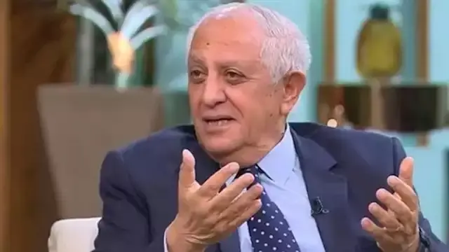 وعكة صحية شديدة للناقد الرياضي...