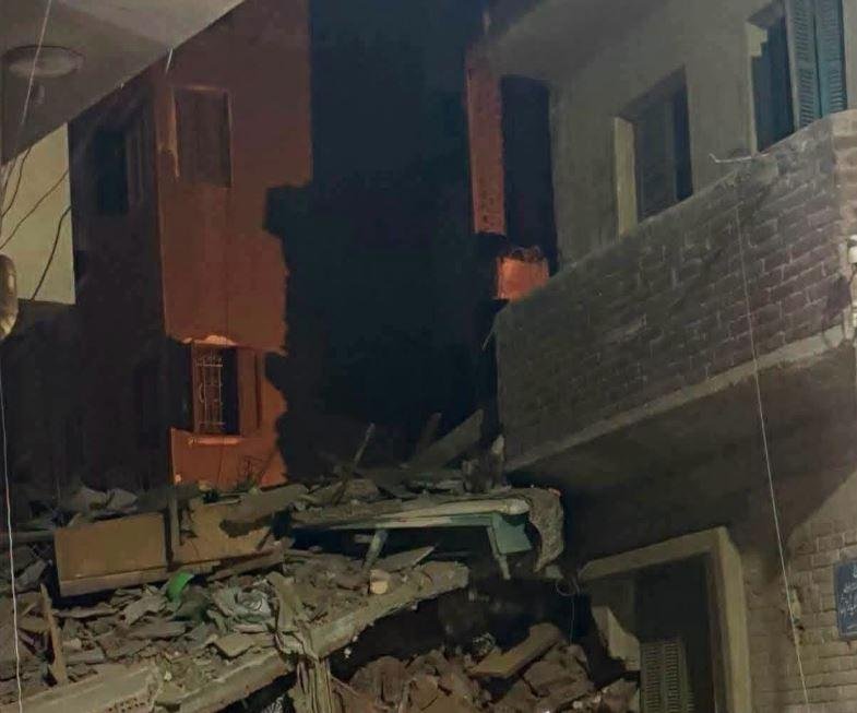 انهيار مبنى سكني مكون من 6 طوا...