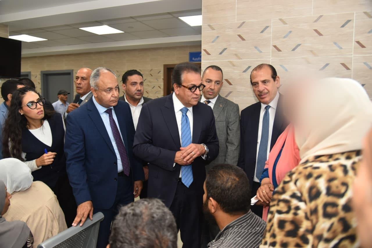 وزير الصحة يتفقد مستشفى المدين...
