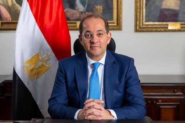 وزير المالية خلال لقائه مع محا...