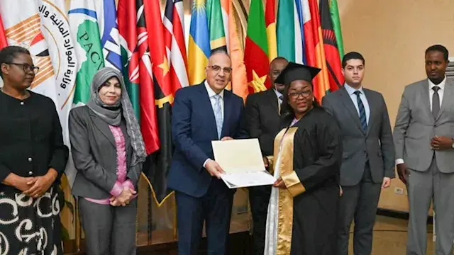 وزير الري يتابع أنشطة مركز الت...