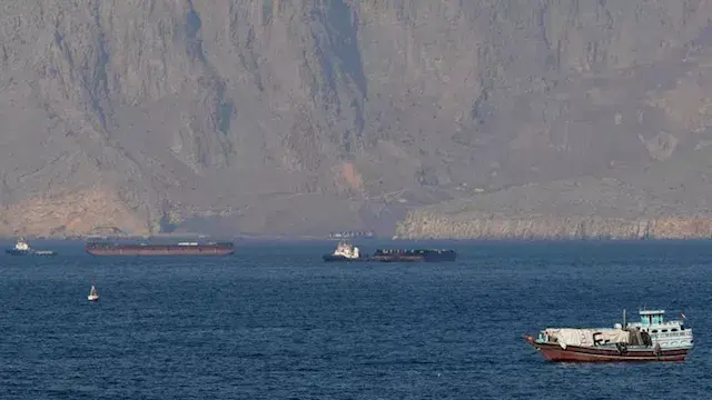 إيران: سنواجه أي وجود عسكري فرنسي بريطاني في مضيق هرمز برد حاسم
