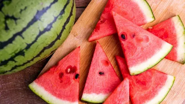 9 طرق لاختيار البطيخ الناضج بع...
