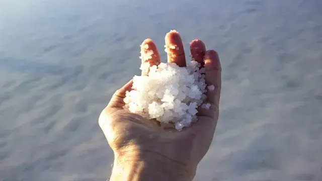 لماذا مياه البحر مالحة؟- إليك...