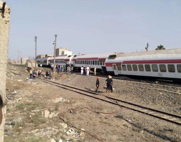 بعد خروج عربات قطار بمحطة كفر...