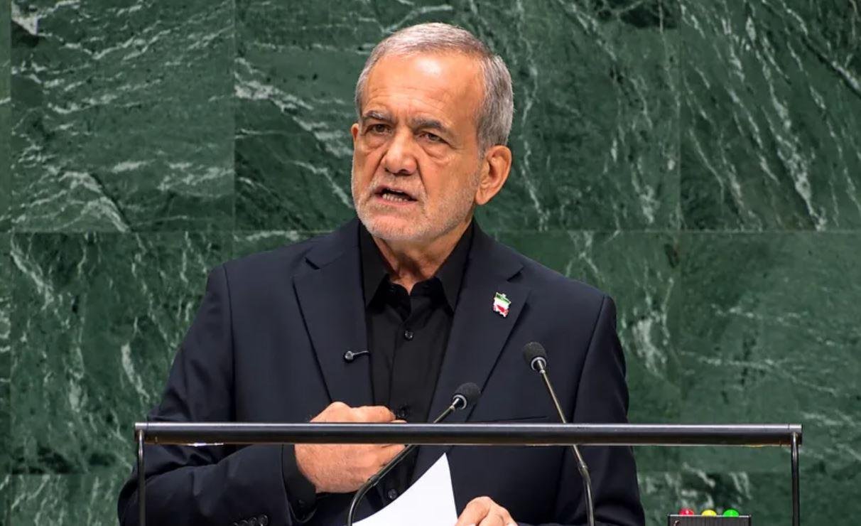 الرئيس الإيراني: على الولايات...