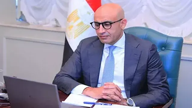 وزير التعليم يتفقد مدارس كوم ا...