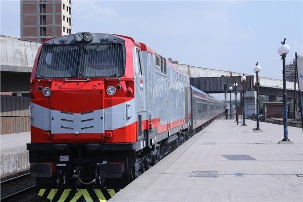سكك حديد مصر تواصل تشغيل قطارا...