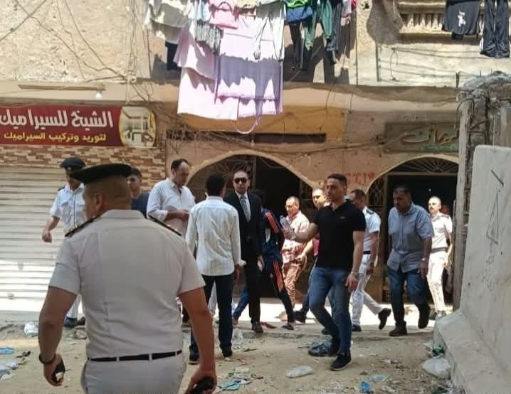 بعد تكبيلها وتكميمها.. شقيقان...