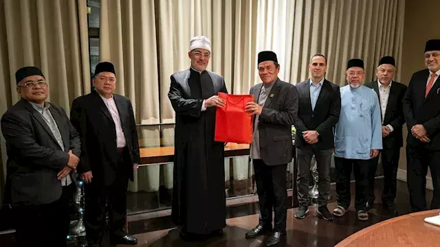 المفتي يلتقي أعضاء منظمة خريجي...