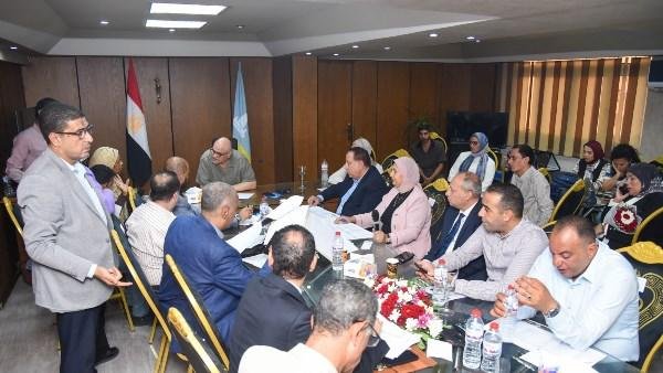 خلال لقاء جماهيري.. محافظ الإسكندرية يبحث مطالب وشكاوى أهالي المنتزه
