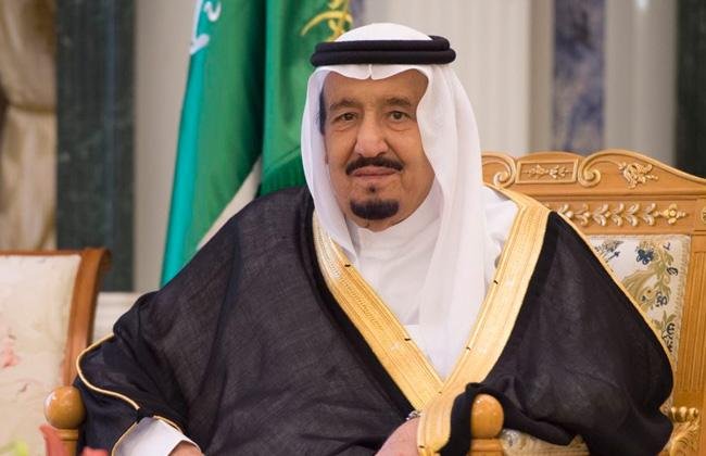 العاهل السعودي يندد بمحاولة مل...