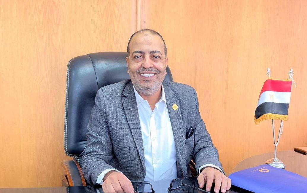 رئيس شعبة مسبوكات المعادن: نعم...