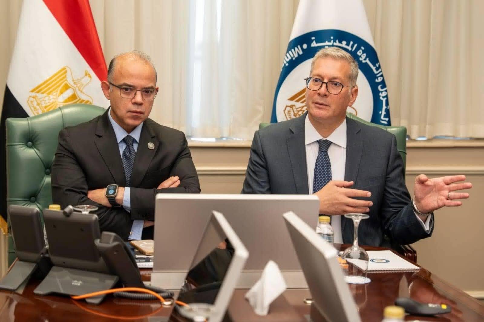 لجنة مشتركة بين البترول والاست...