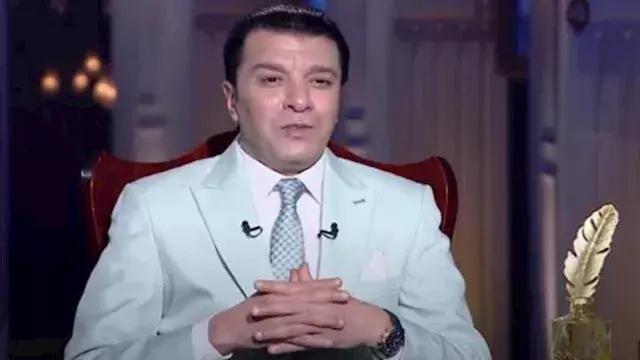 آخرهم مصطفى كامل| إساءة تعبير وزلات لسان.. مواقف محرجة ألزمت النجوم بالاعتذار