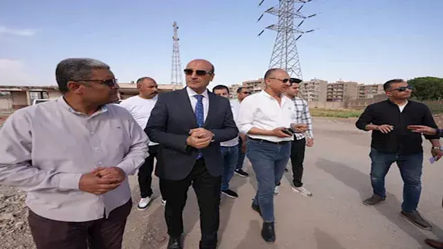 بالصور- محافظ أسيوط يتفقد أرض مصنع الغزل بالحمراء لتحويلها لمشروعات خدمية