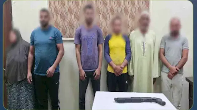 خلاف على طريق بين المنازل يشعل...
