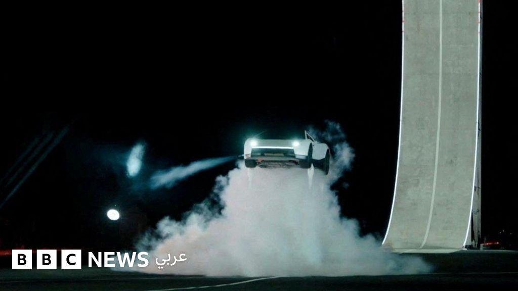 سيارة تسلا الطائرة "رودستر" تثير نقاشاً واسعاً عبر وسائل التواصل الاجتماعي