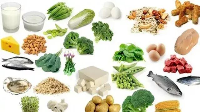 9 أطعمة تعزز ترطيب الجسم وتحار...