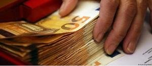 استطلاع: 20% من العاملين بصورة...