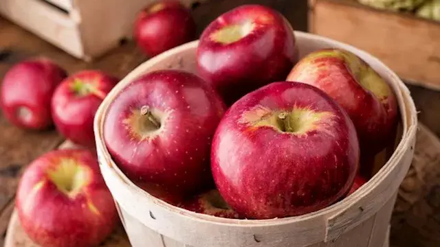 ماذا يحدث لجسمك عند تناول تفاح...