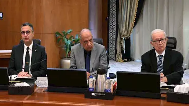 رئيس الوزراء يعلن سداد آخر دول...