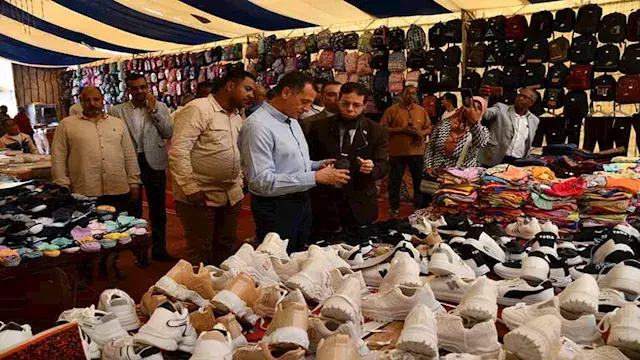 بتخفيضات 30%.. محافظ أسوان يفت...