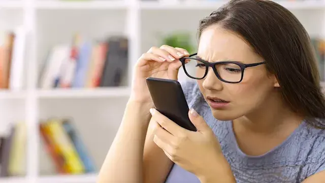 علامات مبكرة تحدث في العين قبل ضعف النظر