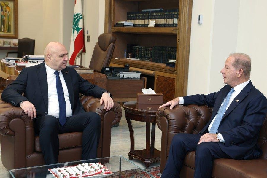 عون يؤكد ضرورة الضغط على إسرائ...