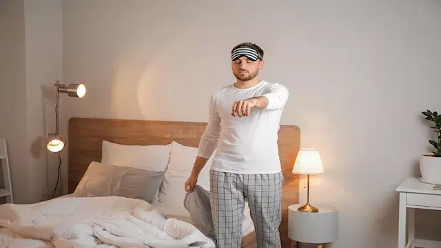 المشي أثناء النوم.. سر ظاهرة غ...