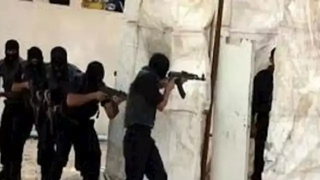 40 كيلو حشيش وأسلحة.. مصرع 3 ع...