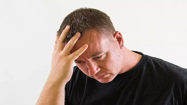 علامات مع الصداع قد تشير إلى م...