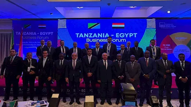 7 مستثمرين مصريين يوقعون اتفاق...