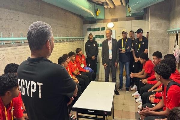 سفير مصر في سويسرا يدعم منتخب...