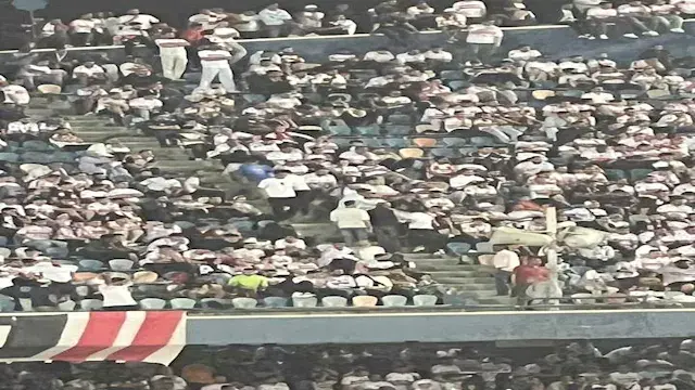 "بعد الثلاثية".. جماهير الزمالك تغادر ستاد القاهرة قبل نهاية مباراة الأهلي