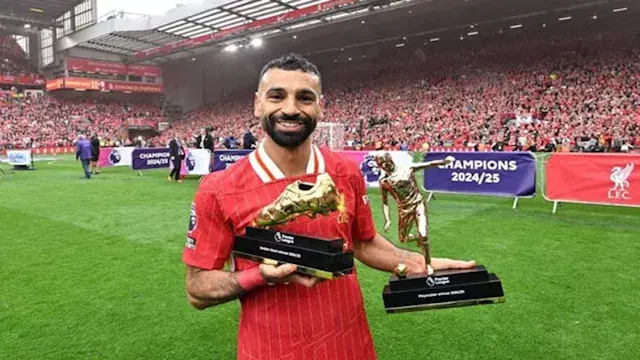 "كان حلمه يبقى ملك".. 10 صور ل...