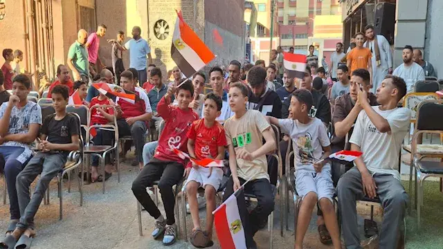 فرحة في أسيوط بعد هدف مصر وتأل...
