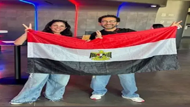 بعلم مصر.. أحمد حلمي ومنى زكي...