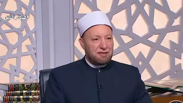 هل يجوز للزوجة إخراج زكاة ماله...