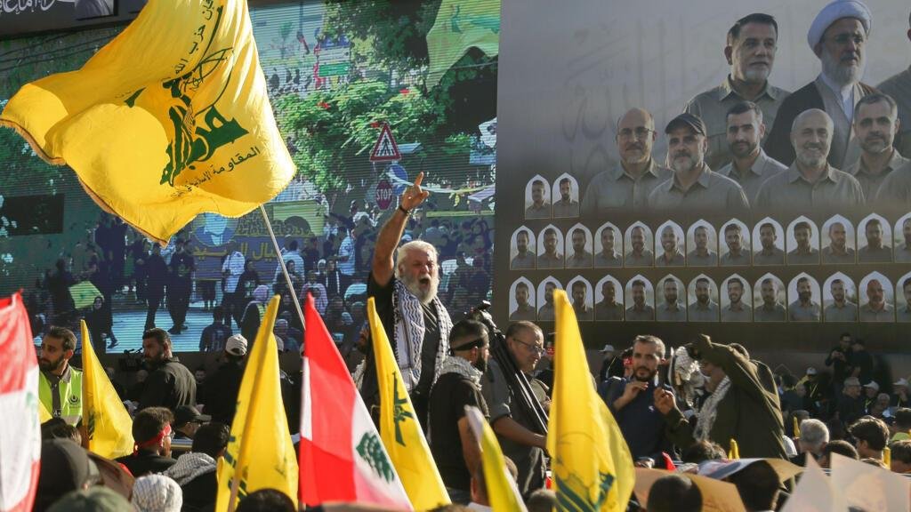 لبنان: النائب حسن فضل الله يقر بأن شحنة متفجرات صادرتها السلطات تعود إلى حزب الله