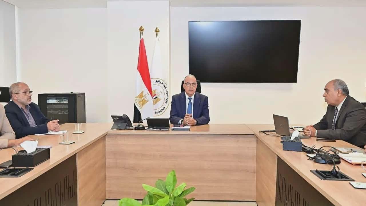 وزير الري يتابع دراسة استخدام...