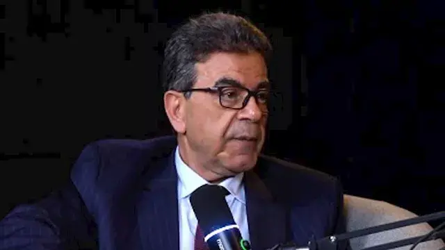مجدي الجلاد يسأل نقيب البيطريي...